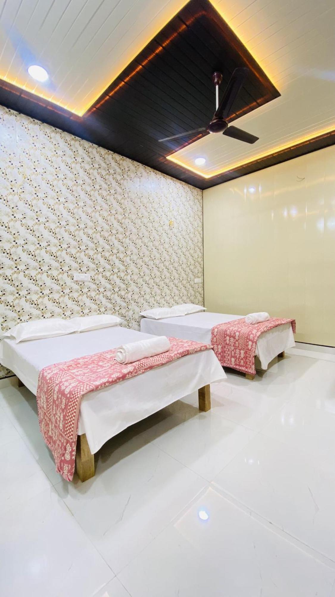 Mandir Saket Bhawan Hotel Ayodhya Bagian luar foto
